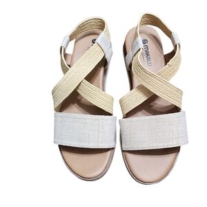 Makalu Sandals 7.5 Beige Tan Strappy Slip On Open Toe
